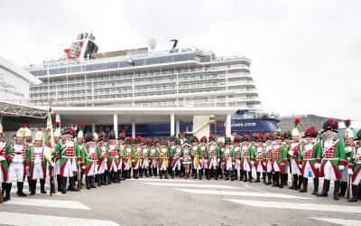 Helau, Alaaf und Ahoi: Jecken an Bord der Mein Schiff 6