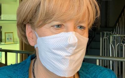 Panoptikum wieder geöffnet: Masken-Selfies mit wächsernen Promis