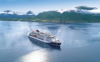 Hapag-Lloyd Cruises kündigt Neustart mit 10-Punkte-Plan und neuen Reisen an