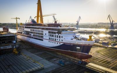 Neubau HANSEATIC spirit hat erstmals Wasser unterm Kiel