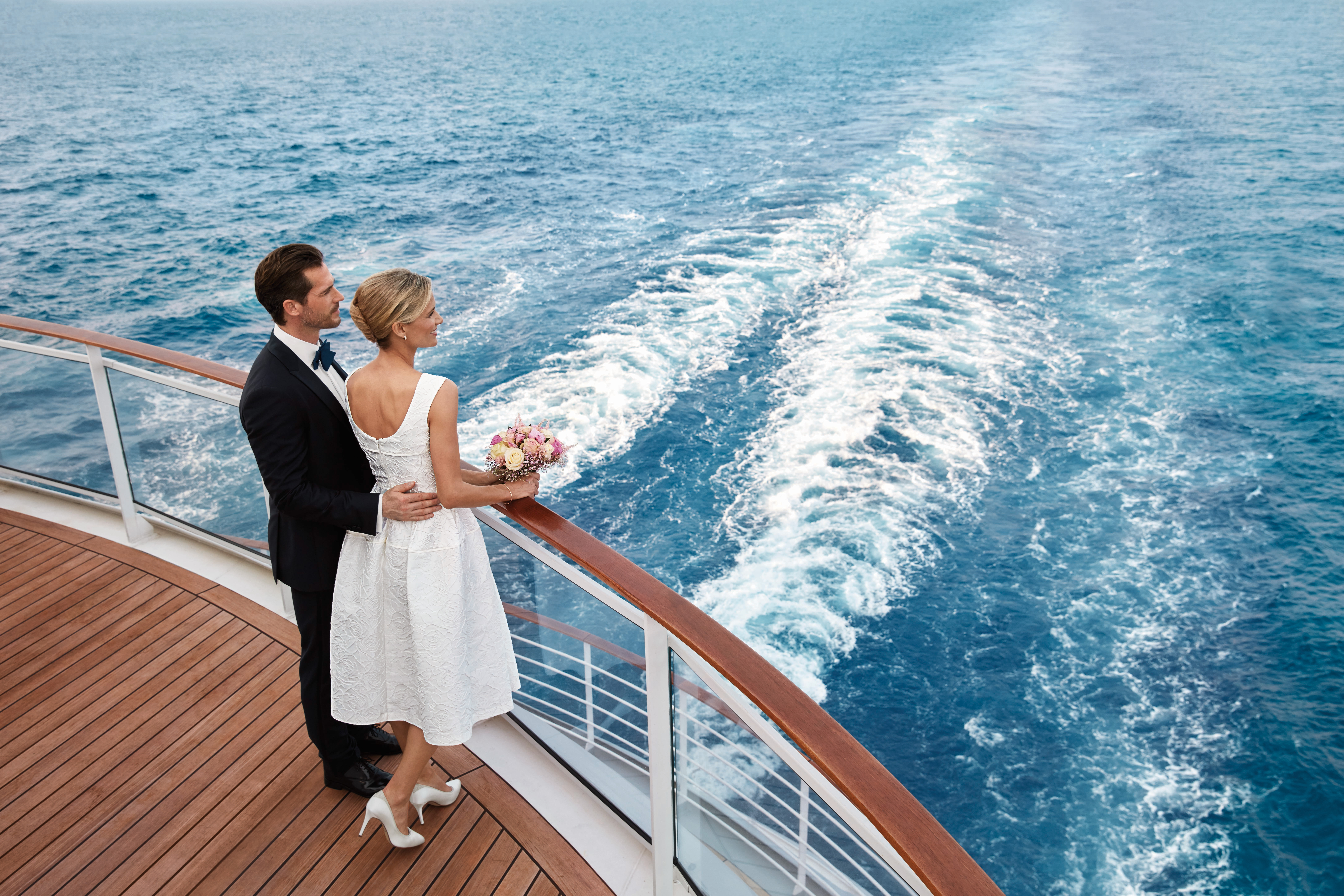 Romantik an Bord: Hapag-Lloyd Cruises schnürt neue Hochzeits- und Honeymoon-Angebote zum Valentinstag